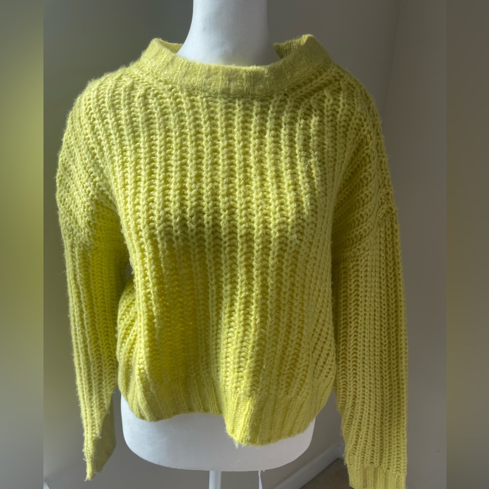 American Eagle Neon Yellow Pullover Sweater Size Small